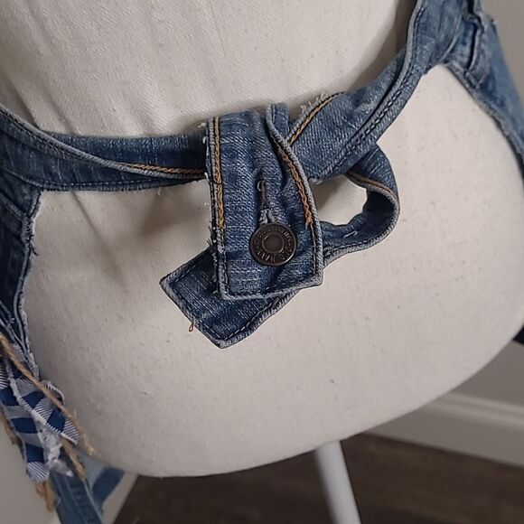 Old Navy jeans upcycle apron. Distressed edges - Picture 5 of 11